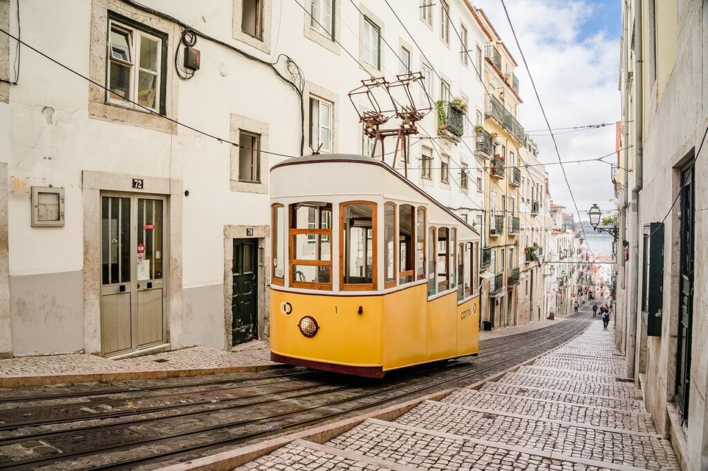 lisbon, tram, portugal-8268841.jpg